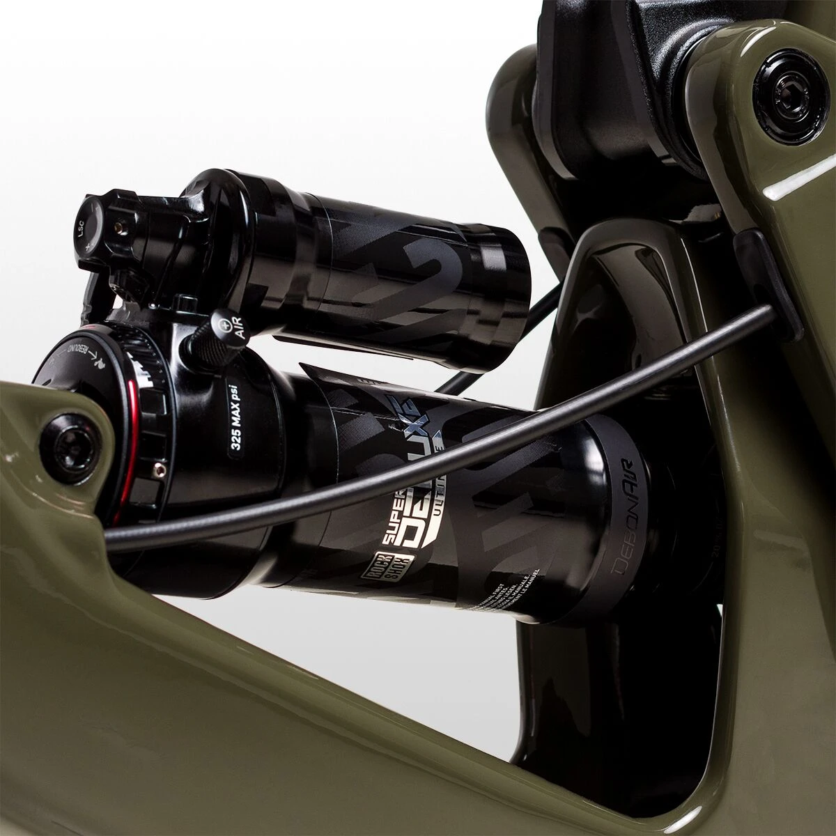 Santa Cruz Bicycles Bronson Carbon CC X01 Eagle Mountain Bike 7 Santa Cruz Bicycles Bronson Carbon CC X01 Eagle Mountain Bike - Image 7